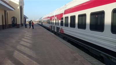 الشبكة الوطنية بالإسماعيلية تتابع تأمين الوصول التجريبي لقطاري سيناء عبر كوبرى الفردان (صور) 