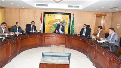 محافظ الفيوم يتابع ملف التعديات على الأراضي الزراعية وأملاك الدولة