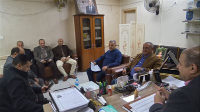 وكيل تعليم الدقهلية يتابع سير اللجان الامتحانية للشهادة الإعدادية من غرفة العمليات المركزية (صور)
