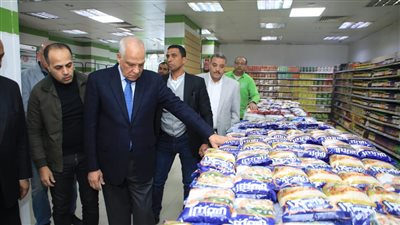 محافظ الجيزة: إجراءات مكثفة لتوفير السلع الإستراتيجية بالأسواق والمنافذ (صور)