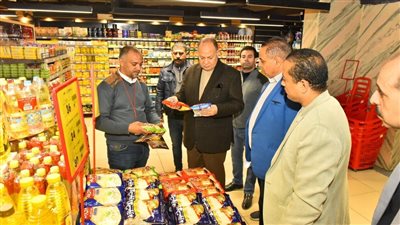 محافظ أسيوط يتفقد منافذ مبادرة تخفيض أسعار السلع الغذائية