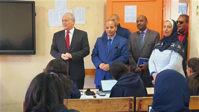 محافظ الأقصر يتفقد لجان امتحانات الشهادة الإعدادية