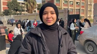 طلاب الصف الأول الثانوي بالقاهرة: امتحان الأحياء سهل والتاريخ فيه تريكات (فيديو)