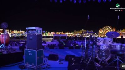 إقبال كبير على حفل عمرو دياب في دبي (فيديو وصور)