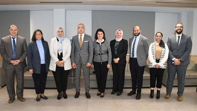 جامعة عين شمس، فيتو