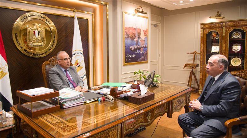 وزير الري والدكتور