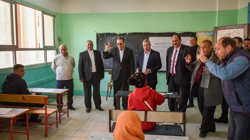المحافظ يتفقد لجان