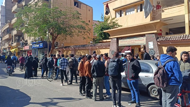 امتحانات تانية ثانوى،