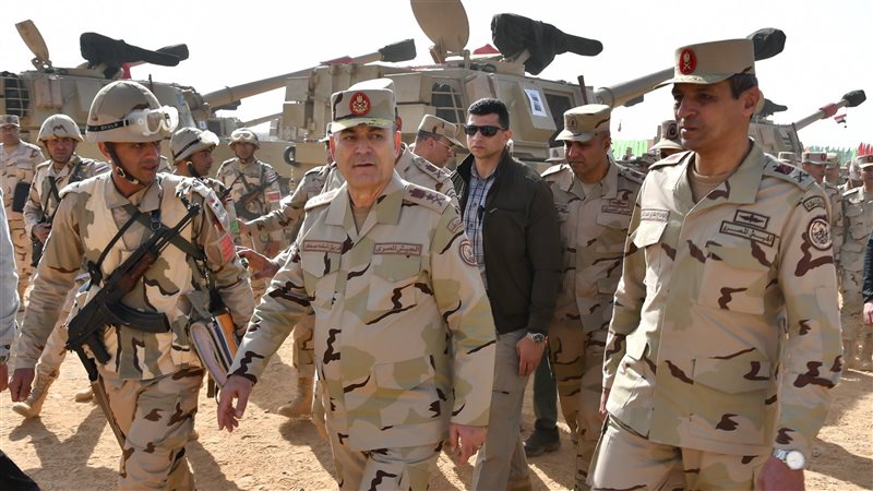 رئيس الأركان يشهد