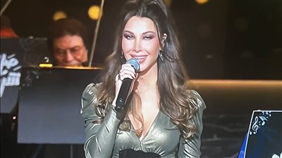 أداء مميز من نانسي عجرم لـ روائع وردة وصلاح الشرنوبي وسط تفاعل الجماهير السعودية