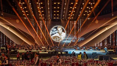 تحضيرات ضخمة لحفل ليلة الموسيقار صلاح الشرنوبي بالسعودية (صور)