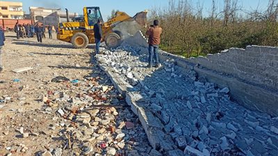 إزالة 9 حالات تعد على الأراضي الزراعية في البحيرة 