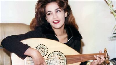 أغنيات الراحلة ذكرى تفتتح حفل ليلة روائع صلاح الشرنوبي بالرياض (فيديو)