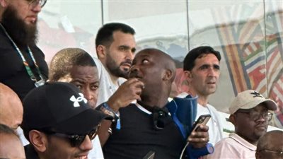 الجهاز الفني لمنتخب مصر يتابع مباراة كاب فيردي وموزمبيق من الملعب