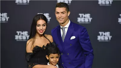 بعد تقدمه للزواج منها، تعرف على مسيرة علاقة رونالدو مع جورجينا 