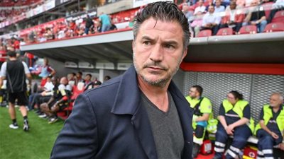 تفاصيل تفاوض الزمالك مع البلجيكي كارل هوفكينز لتدريب الفريق 