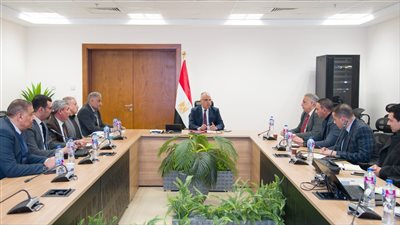 وزير الري ينسق مع قيادات وممثلي الجهات الأمنية لمناقشة إزالة التعديات على المجارى المائية 