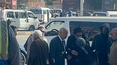 تشييع جثمان شقيقة محمد منير من مسجد الحصري بأكتوبر