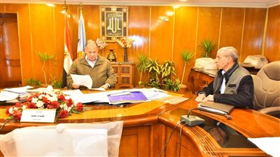 قوافل بيطرية مجانية لرش وتجريع الحيوانات ضد الطفيليات بأسيوط