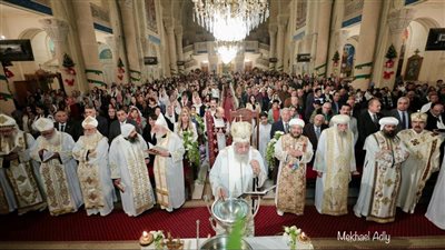 برئاسة البابا تواضروس، بدء صلاة اللقان بكاتدرائية الأقباط الأرثوذكس بالإسكندرية (صور)