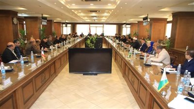 محافظ الجيزة يلتقي أعضاء مجلسي النواب والشيوخ (صور)