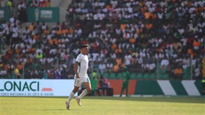بونجاح يفوز بجائزة أفضل لاعب في مباراة الجزائر وبوركينا فاسو