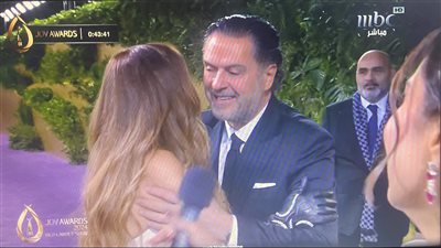 راغب علامة بعد أزمة حفل الساحل: خلي المعجبات ينبسطوا وهنفضل نحضنهم ونبوسهم (فيديو)