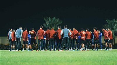 الأهلي يخوض مرانه الأول في معسكر الإمارات (صور)