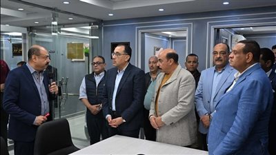 رئيس الوزراء يتفقد مركز نظم المعلومات والتحول الرقمي بأسوان