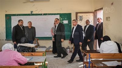 طلاب الشهادة الإعدادية بالشرقية يؤدون اليوم امتحاني الجبر والكمبيوتر