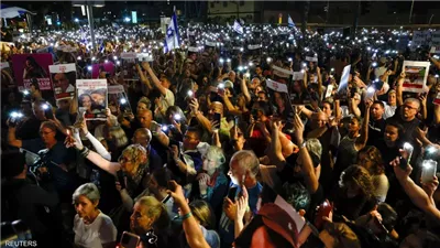 مشاجرة بالأيدي بين أهالي الرهائن الإسرائيليين المعتصمين أمام منزل نتنياهو وقوات الأمن (فيديو)