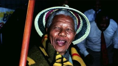 بينها بطانية أوباما ونظارة شمسية، جنوب أفريقيا ترفض بيع آثار مانديلا 