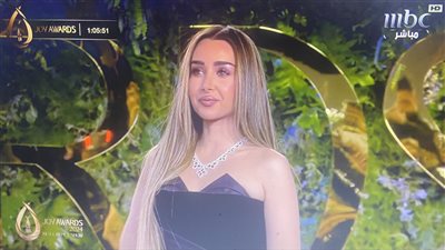 وصول تامر عاشور وإسعاد يونس وهنا الزاهد لحفل 2024 joy awards (صور)