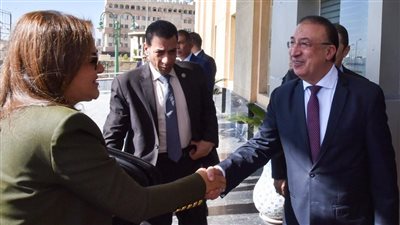 محافظ الإسكندرية يستقبل وزيري التخطيط والتنمية المحلية لتفقد المشروعات التنموية 