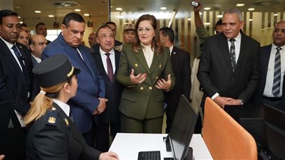 وزيرا التخطيط والتنمية المحلية ومحافظ الإسكندرية يفتتحون مركز خدمات مصر