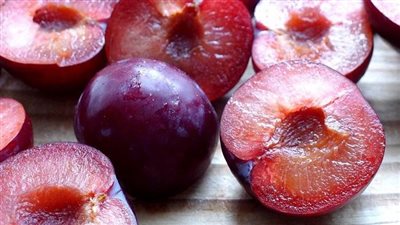 تفسير حلم البرقوق في المنام وعلاقته بالشفاء من الأمراض 