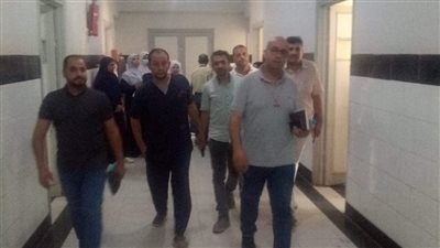  فريق من الطب العلاجي يتفقد الخدمات بمستشفى قنا العام