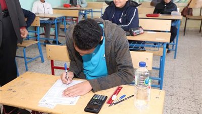 99.9 % نسبة حضور الطلاب فى امتحان الإعدادية بالوادى الجديد 