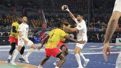 الشوط الأول، منتخب مصر يتقدم على الكاميرون في أمم أفريقيا لكرة اليد