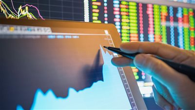 11 ألف عملية تداول بمرور 60 دقيقة بتعاملات البورصة المصرية 