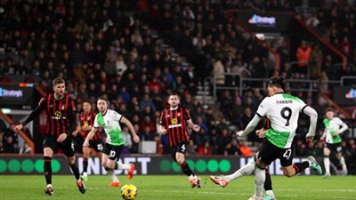 نجم ليفربول يسجل الهدف رقم 100 في مسيرته