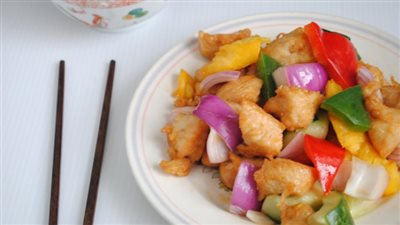 طريقة عمل سويت آند ساور تشيكن، بمكونات بسيطة وأحلى من الجاهزة 