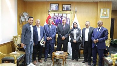 الزملوط يبحث سبل الاستفادة من تطبيقات النانوتكنولوجي في مجال الزراعة 