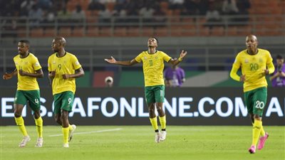 بيرسي تاو يقود جنوب إفريقيا للفوز على ناميبيا برباعية 