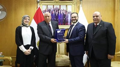 لتدريب معلمي الابتدائية والإعدادية، الزملوط يلتقي وفد كلية التعليم المستمر بالجامعة الأمريكية 