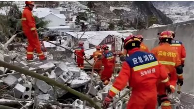  دفن 47 تحت التراب، انهيار أرضي في الصين (فيديو)