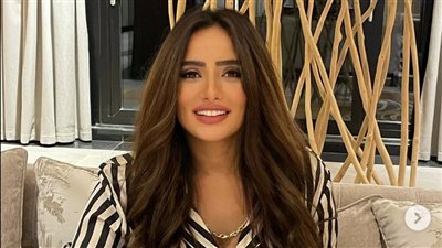 زينة تكشف سر إبعاد أولادها عن السوشيال ميديا
