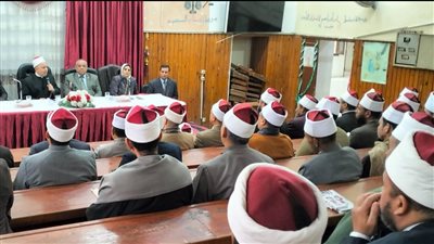 عميد الدراسات الإسلامية والعربية للبنات بسوهاج يفتتح دورة اللغة العربية للأئمة