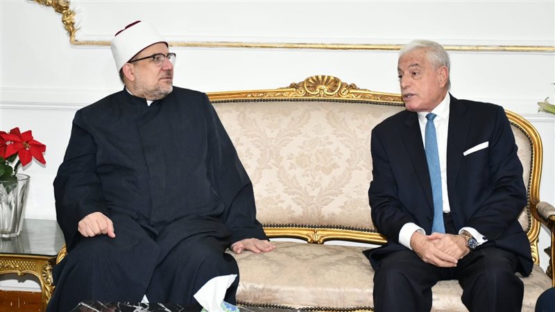 وزير الأوقاف ومحافظ
