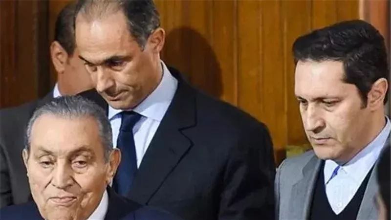حسني مبارك خلال محاكمته،